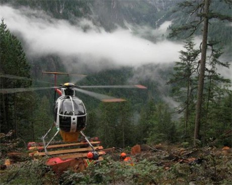 Дървосекачи с хеликоптер