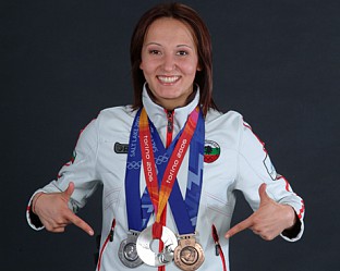 шампионката по шорт-трек Евгения Раданова