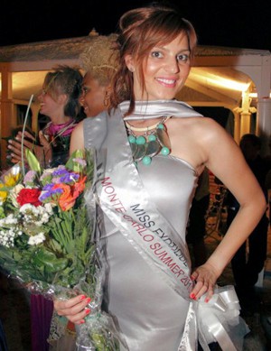 Miss Summer International 2010 е Зорница Линдарева
